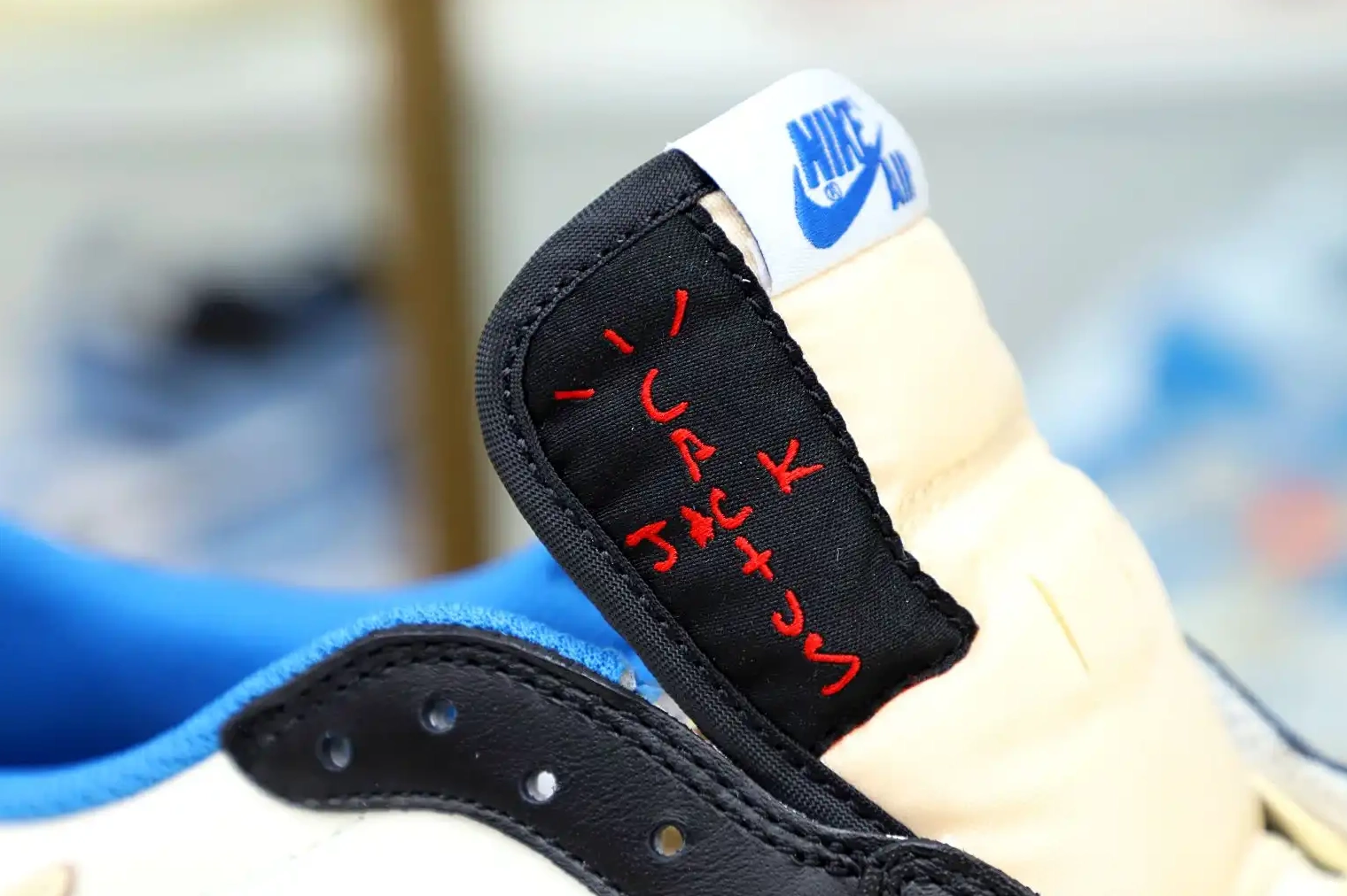 SCOTT 1 FRAGMENT DESIGN JORDAN X Kimikick AIR LOW X TRAVIS 0801